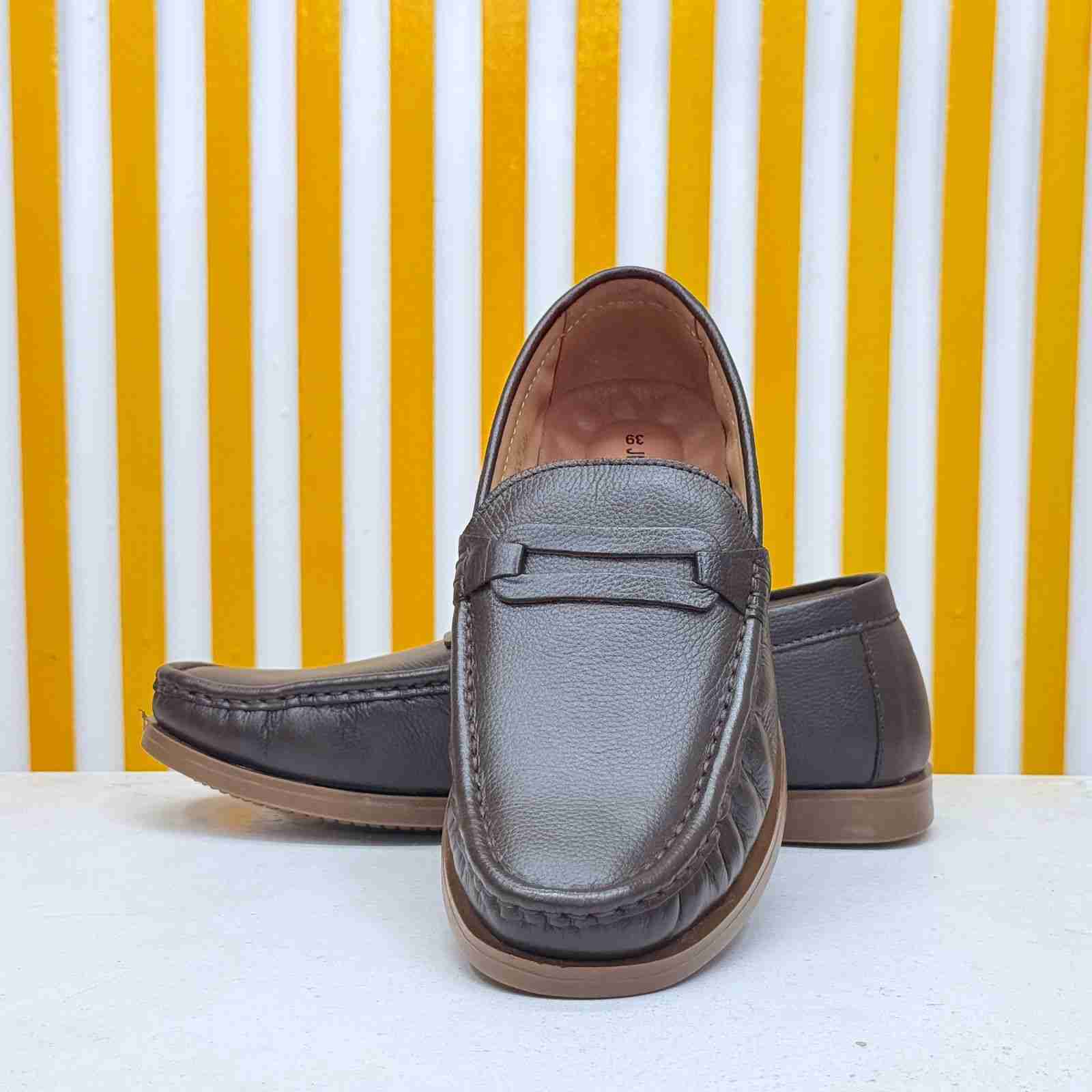 Casual Loafer ( 035C bockles )